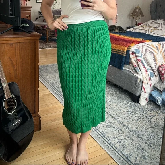 Green Cableknit Midi Skirt - Picture 2 of 3